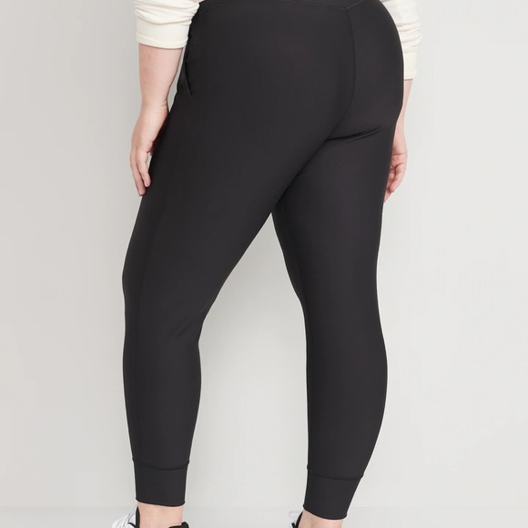 NWT OLD NAVY High-Waisted PowerSoft 7/8 Joggers Color: Black Jack Size Medium - Picture 8 of 9